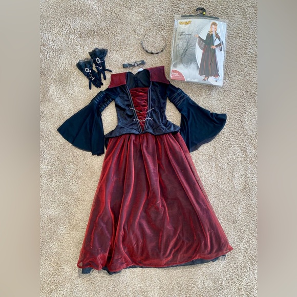 Royal Vampiress Costume - Size Child Medium (8-10) - Picture 1 of 16
